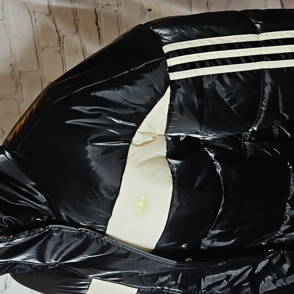 Adidas Ski Chic Cropped Puffer Jacket Black/Cream Size Medium - Picture 3 of 10